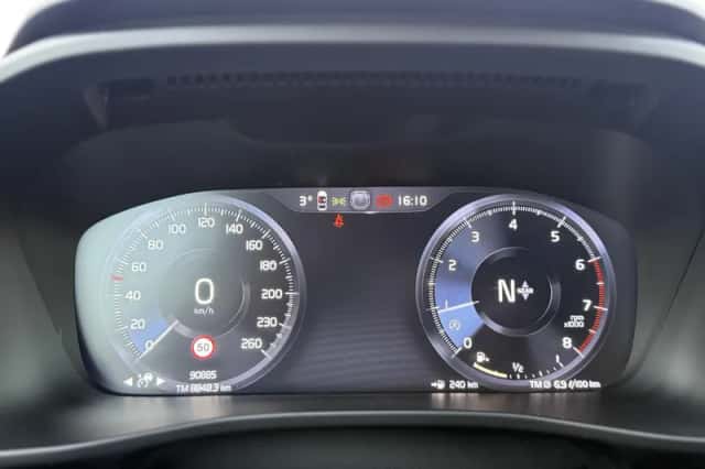 Volvo XC40 (2022) thumbnail 12