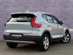 Volvo XC40 thumbnail 3