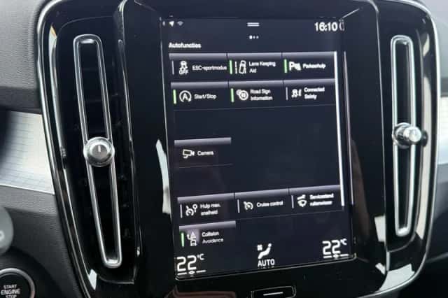 Volvo XC40 (2022) thumbnail 22