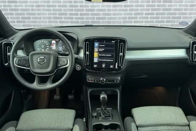 Volvo XC40 (2022) thumbnail 4