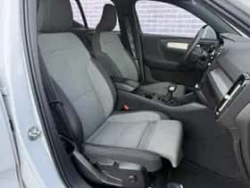 Volvo XC40 thumbnail 5