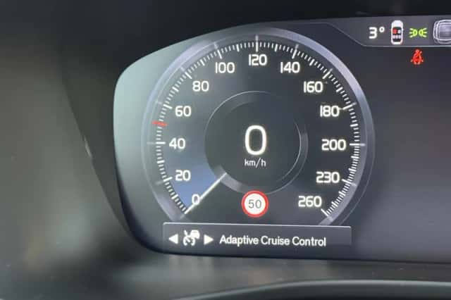Volvo XC40 (2022) thumbnail 10