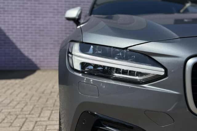 Volvo V90 (2018) thumbnail 11