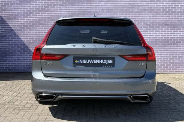 Volvo V90 (2018) thumbnail 12