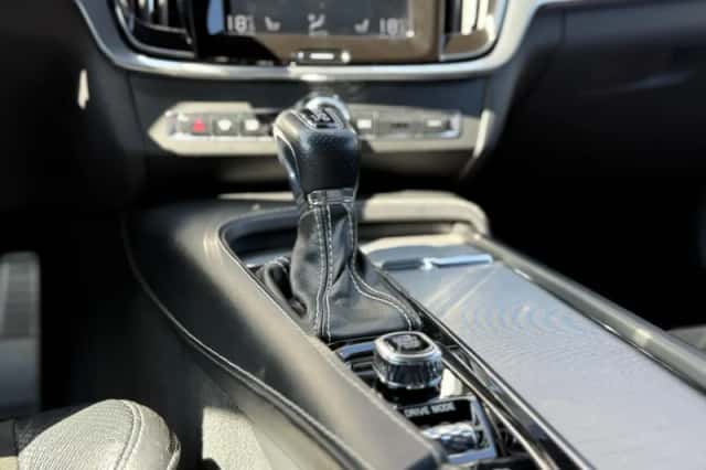 Volvo V90 (2018) thumbnail 24