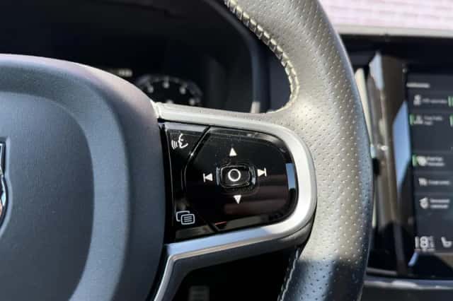 Volvo V90 (2018) thumbnail 25