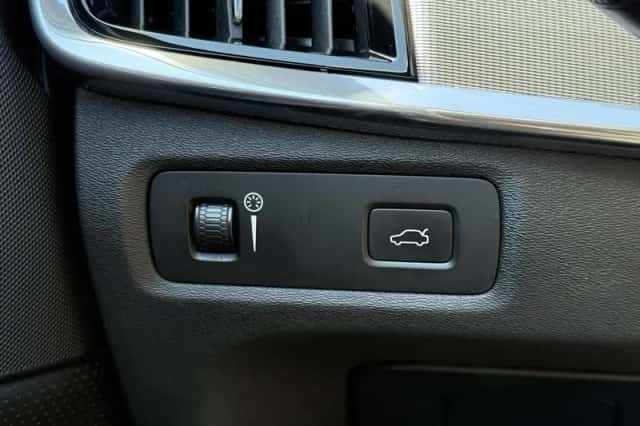 Volvo V90 (2018) thumbnail 30
