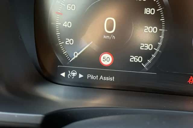 Volvo V90 (2018) thumbnail 33
