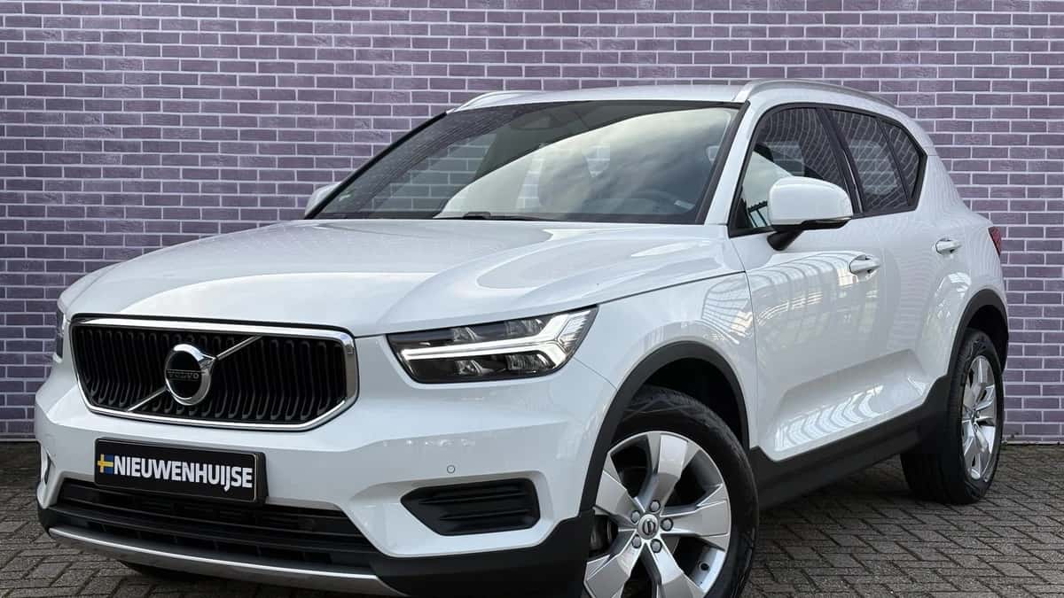 Volvo XC40 — foto 1