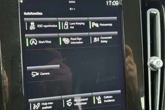 Volvo XC40 (2022) thumbnail 18