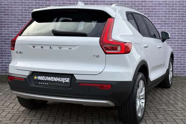 Volvo XC40 (2022) thumbnail 3