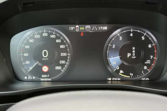 Volvo XC40 (2022) thumbnail 21