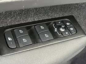 Volvo XC40 thumbnail 22