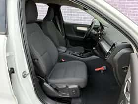 Volvo XC40 thumbnail 5