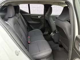 Volvo XC40 thumbnail 6