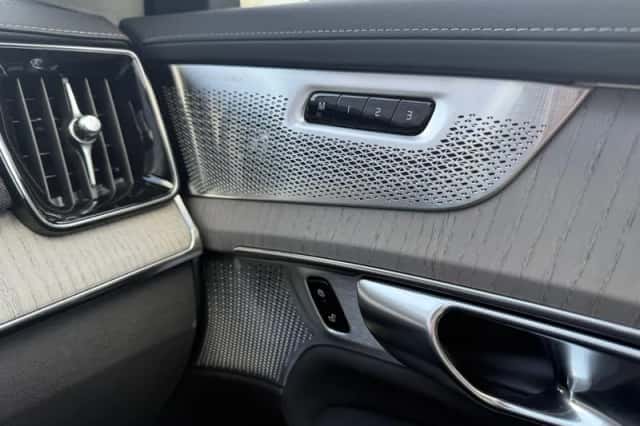 Volvo XC90 (2025) thumbnail 28