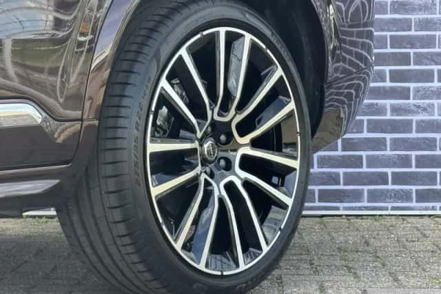 Volvo XC90 (2025) thumbnail 7