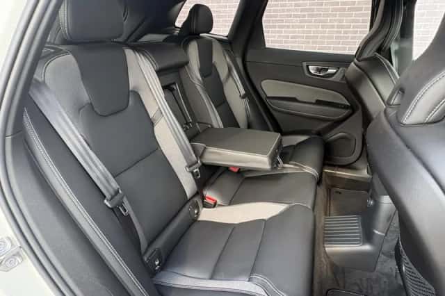 Volvo XC60 (2022) thumbnail 6