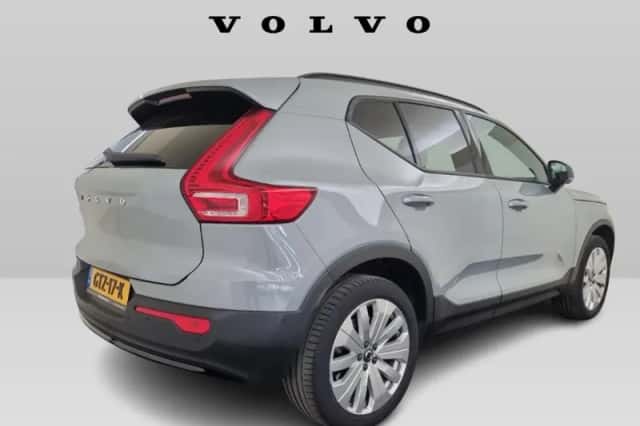 Volvo EX40 (2024) thumbnail 3