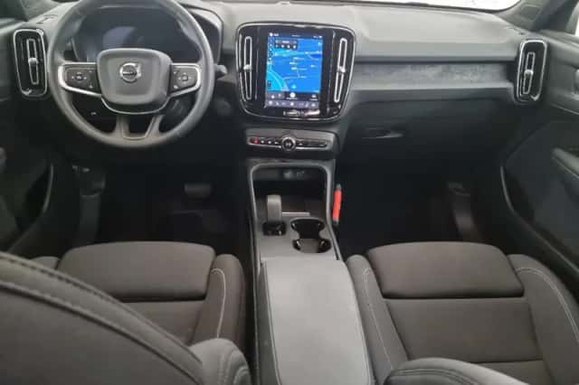 Volvo EX40 (2024) thumbnail 4