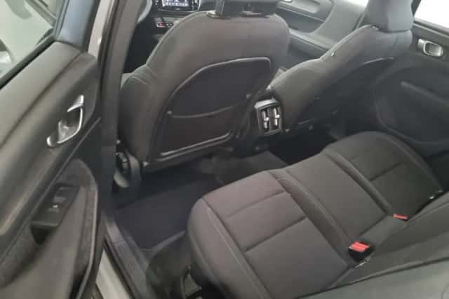 Volvo EX40 (2024) thumbnail 6