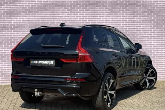 Volvo XC60 (2022) thumbnail 3