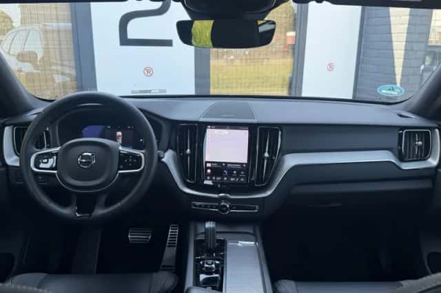 Volvo XC60 (2022) thumbnail 4