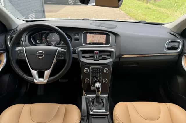 Volvo V40 (2019) thumbnail 4