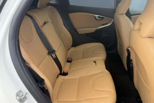 Volvo V40 (2019) thumbnail 6