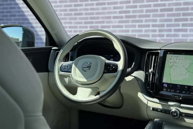 Volvo XC60 (2024) thumbnail 19