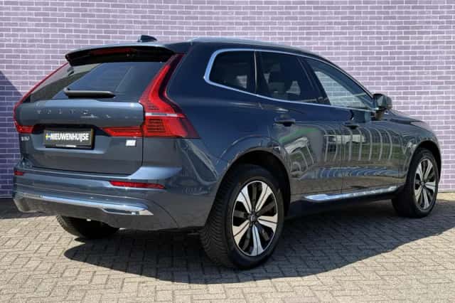 Volvo XC60 (2024) thumbnail 3