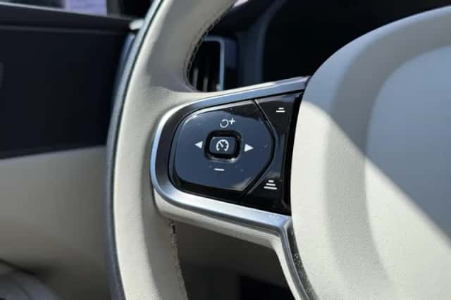 Volvo XC60 (2024) thumbnail 25
