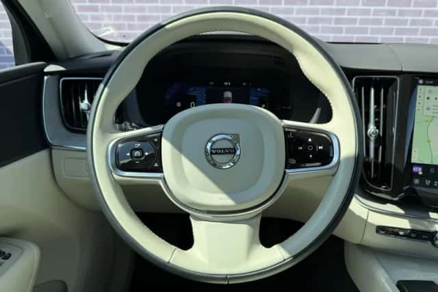Volvo XC60 (2024) thumbnail 10