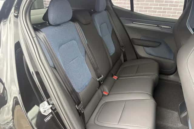 Volvo EX30 (2026) thumbnail 6