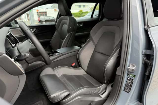 Volvo V60 (2023) thumbnail 6