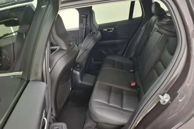 Volvo V60 (2023) thumbnail 6
