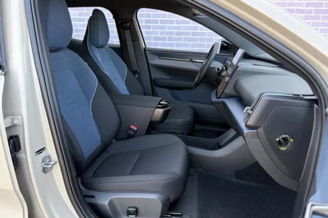 Volvo EX30 (2026) thumbnail 5