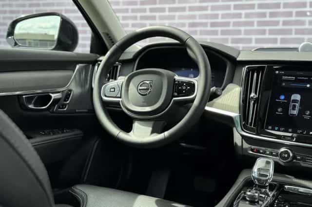 Volvo V90 (2025) thumbnail 24
