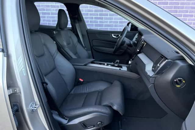 Volvo XC60 (2025) thumbnail 4