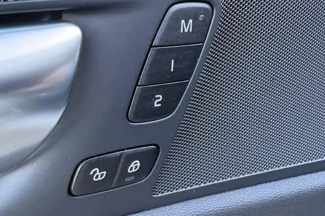 Volvo XC60 (2025) thumbnail 9