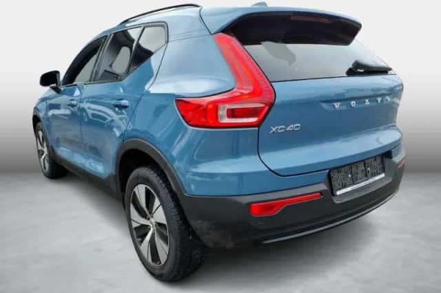 Volvo XC40 (2023) thumbnail 3