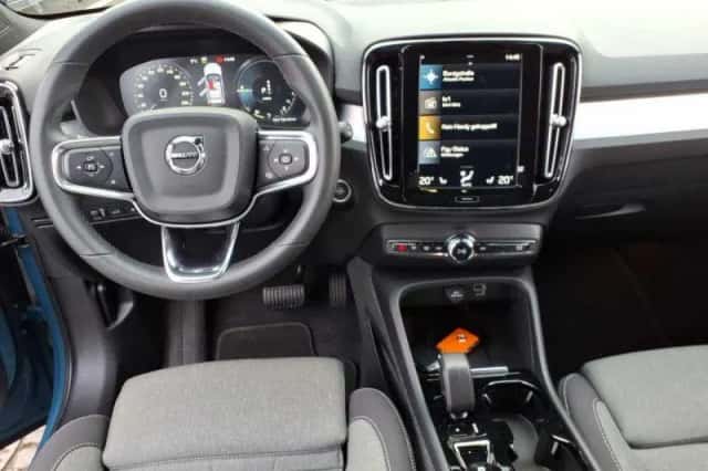 Volvo XC40 (2023) thumbnail 4