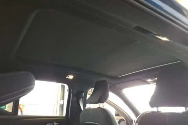 Volvo XC40 (2023) thumbnail 7