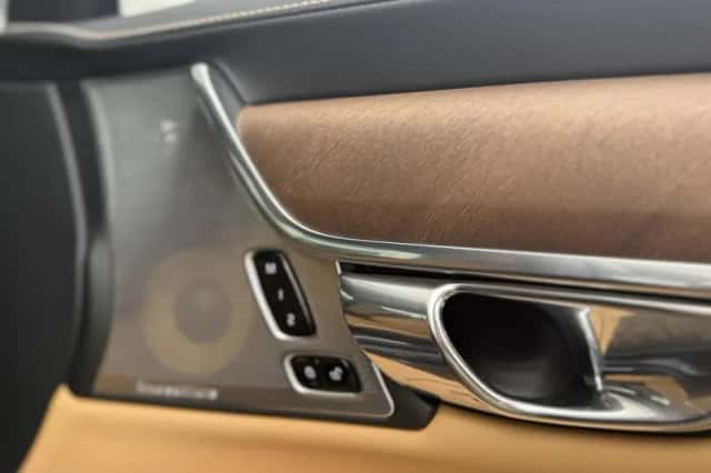 Volvo S90 (2016) thumbnail 18