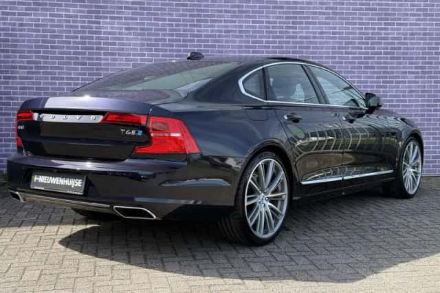 Volvo S90 (2016) thumbnail 3