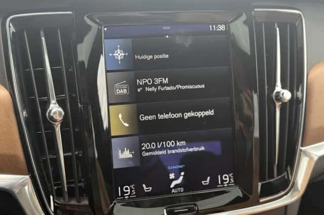 Volvo S90 (2016) thumbnail 37