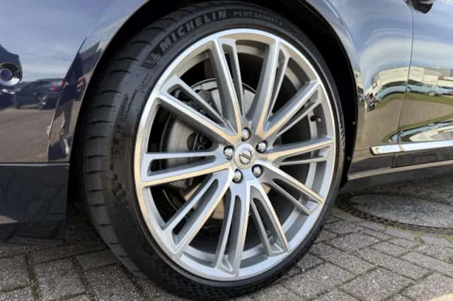 Volvo S90 (2016) thumbnail 8