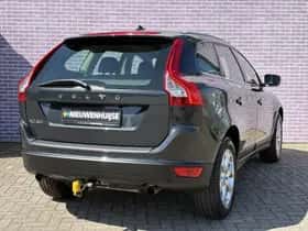 Volvo XC60 thumbnail 3
