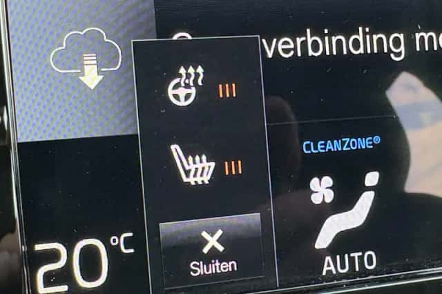 Volvo XC40 (2022) thumbnail 11