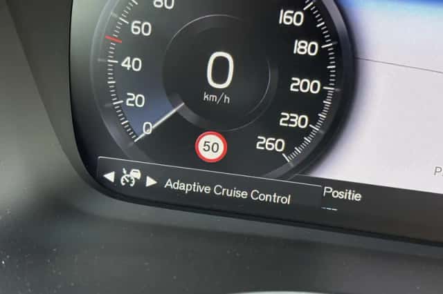 Volvo XC40 (2022) thumbnail 14